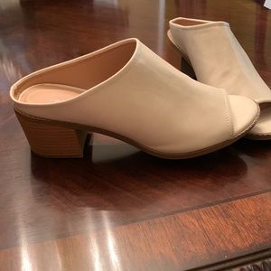 Sophia Taylor/Lori Cream Mules with Chunky Heels, like new. Size 10